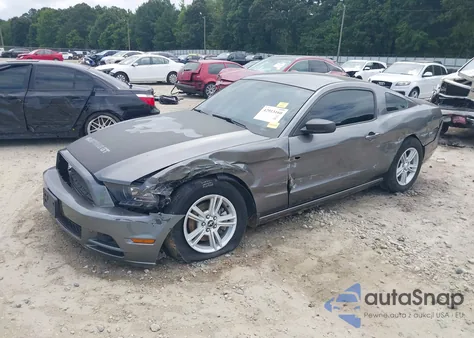 2014 Ford Mustang V6 из США, поврежденный, VIN 1ZVBP8AM8E5274980